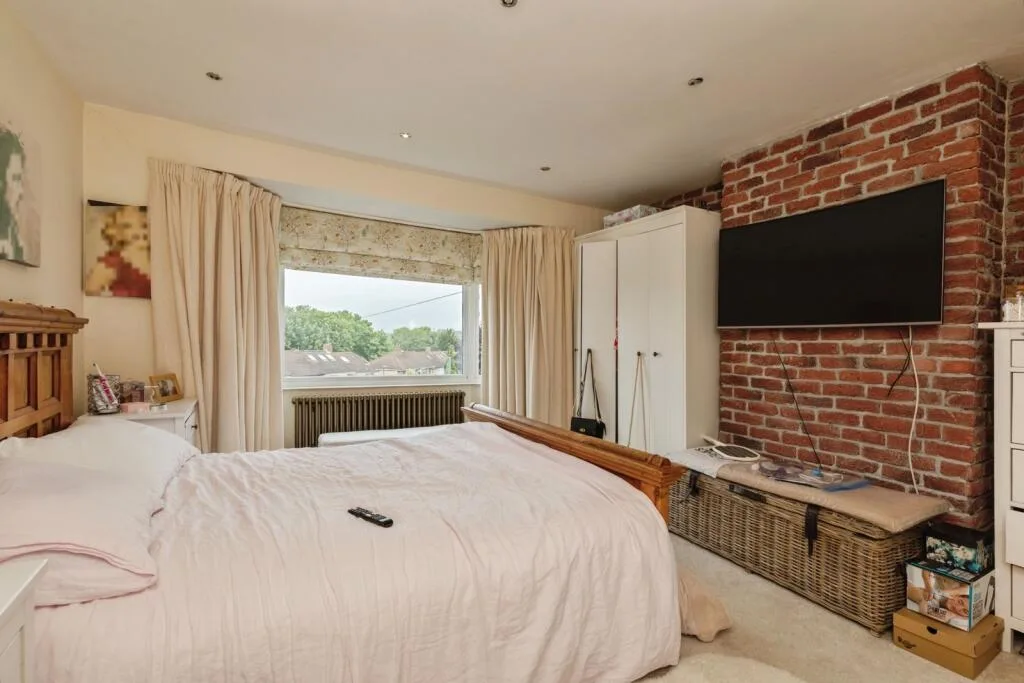 3 bedroom semi-detached house for rent