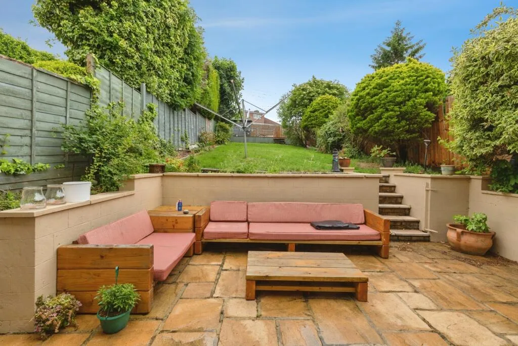 3 bedroom semi-detached house for rent