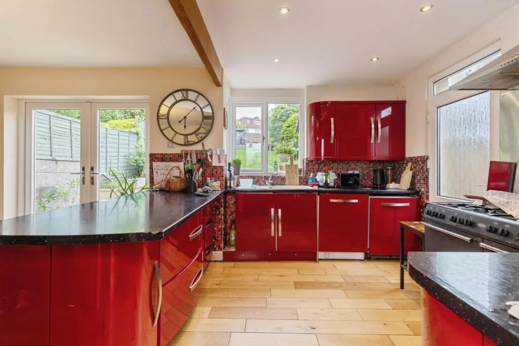 3 bedroom semi-detached house for rent