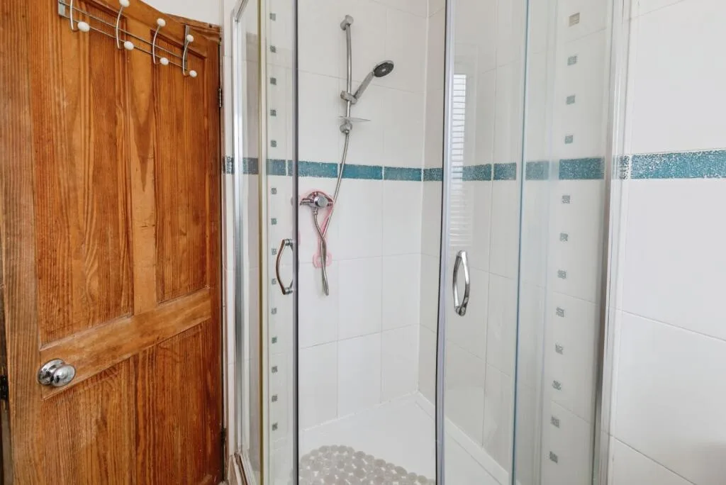 3 bedroom semi-detached house for rent