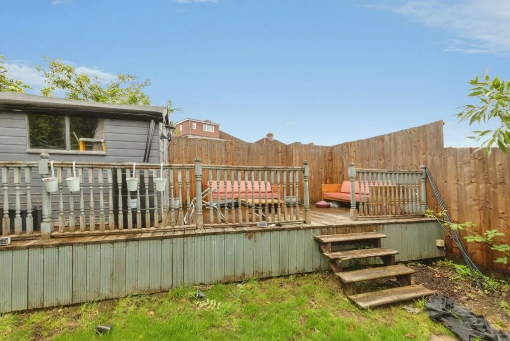 3 bedroom semi-detached house for rent