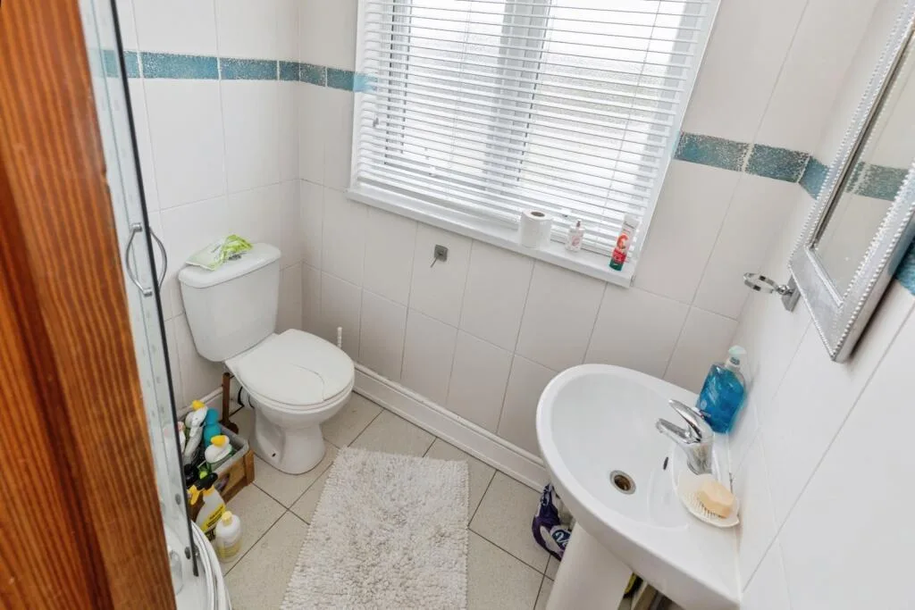 3 bedroom semi-detached house for rent