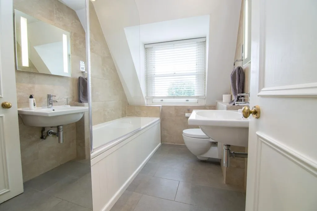 1 bedroom maisonette for rent