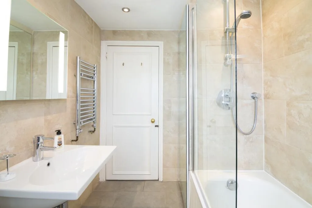1 bedroom maisonette for rent