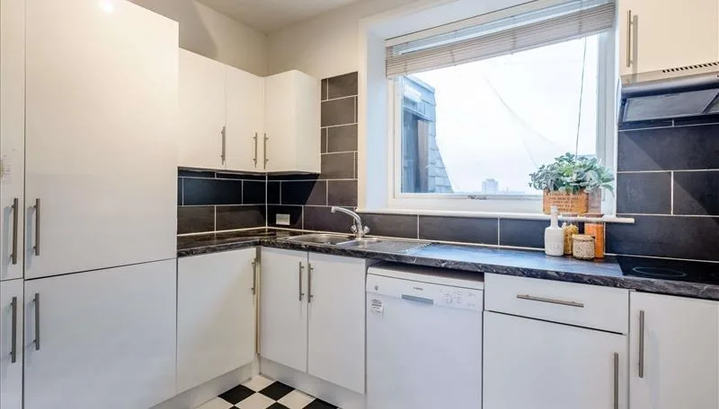 4 bedroom apartment for rent