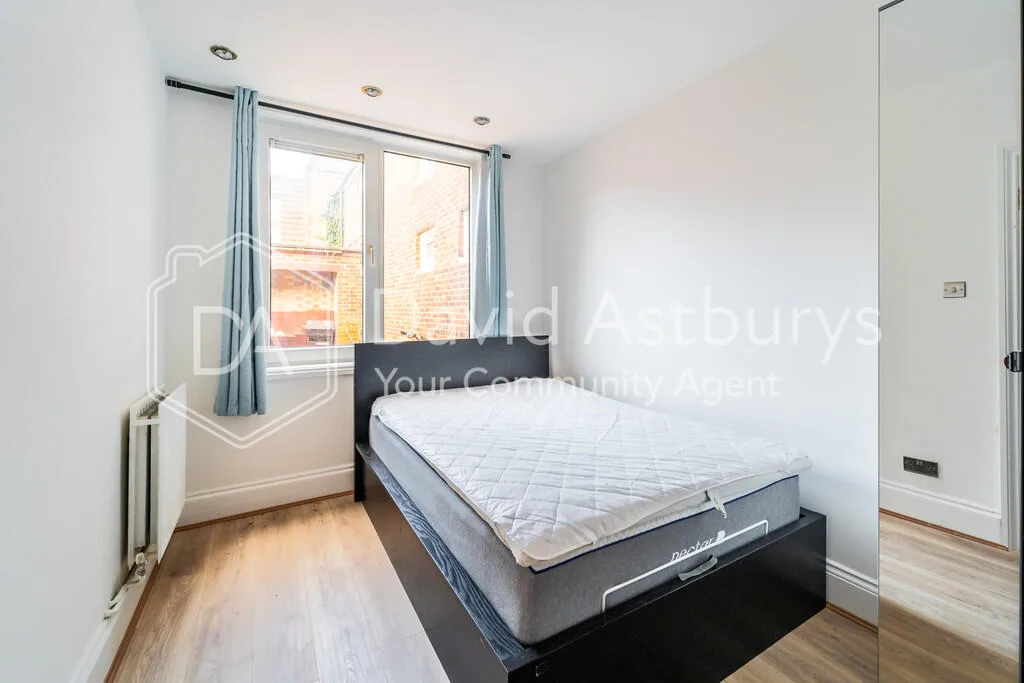 4 bedroom end of terrace house for rent