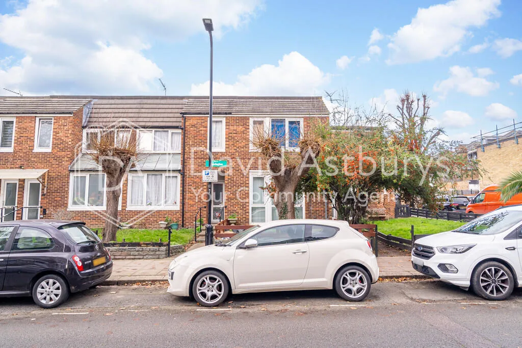 4 bedroom end of terrace house for rent