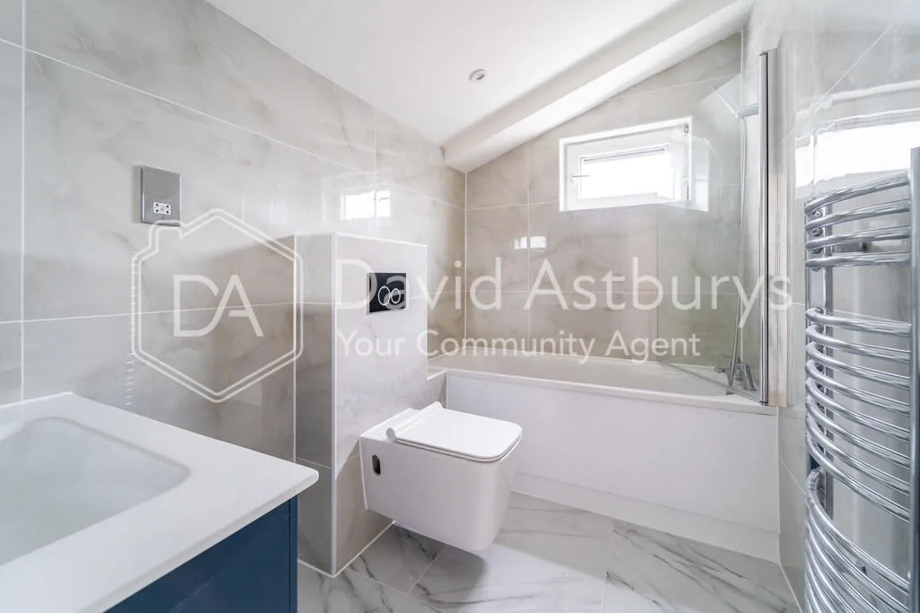 4 bedroom end of terrace house for rent