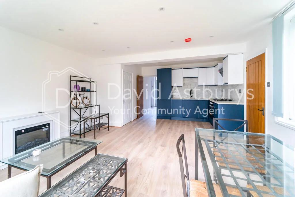 4 bedroom end of terrace house for rent
