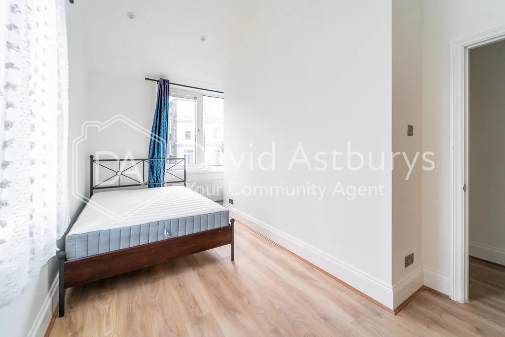 4 bedroom end of terrace house for rent