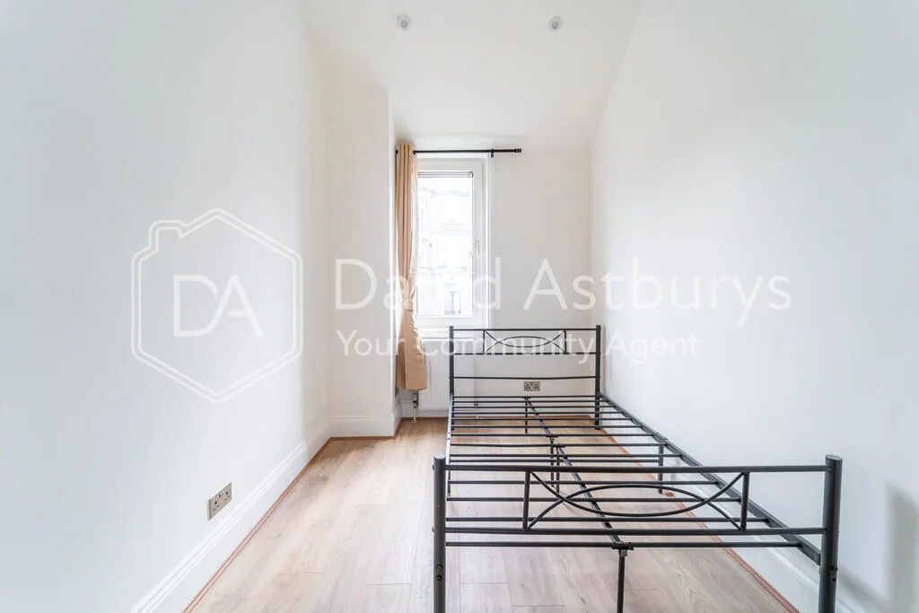 4 bedroom end of terrace house for rent