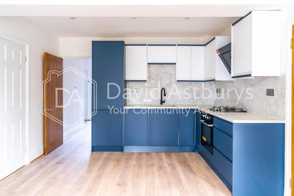 4 bedroom end of terrace house for rent