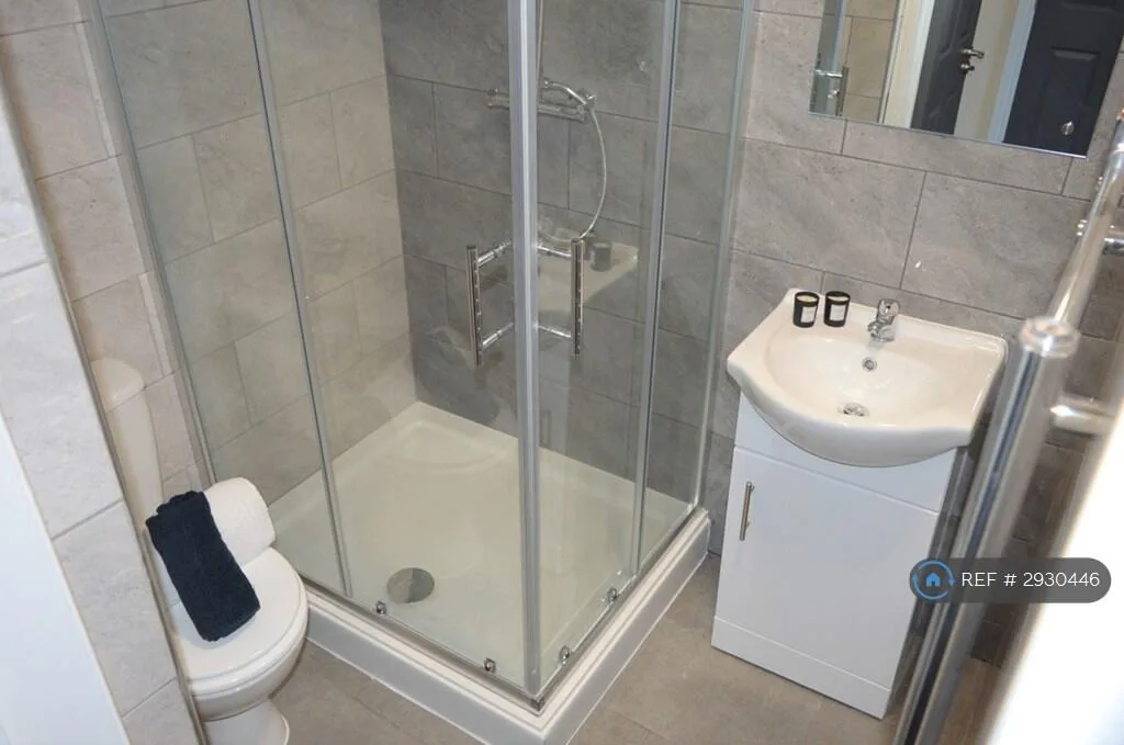 1 bedroom house share for rent