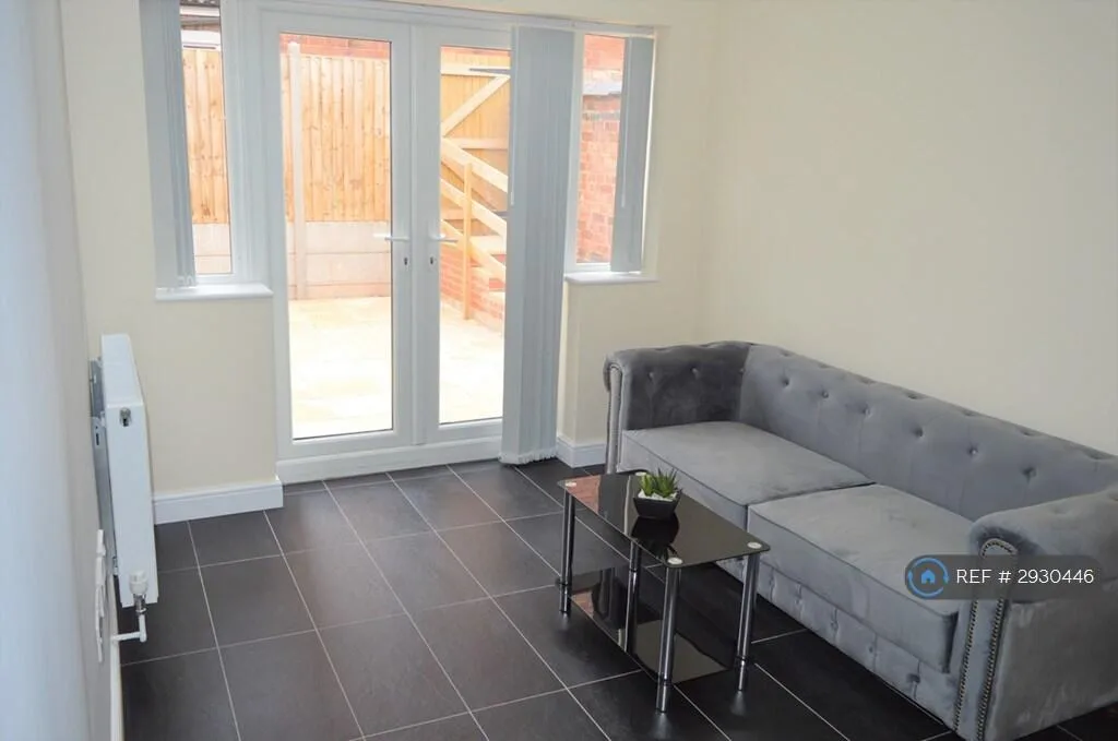 1 bedroom house share for rent