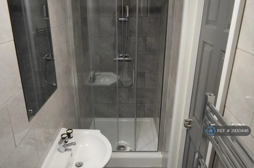 1 bedroom house share for rent