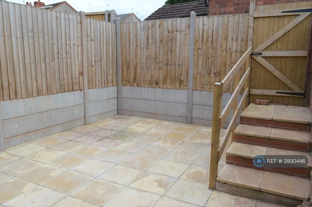 1 bedroom house share for rent