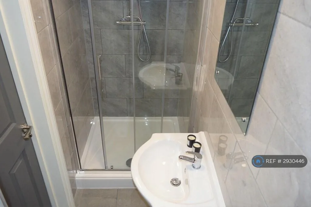 1 bedroom house share for rent