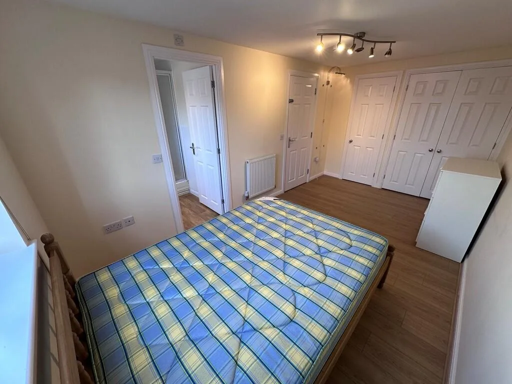 1 bedroom house share for rent