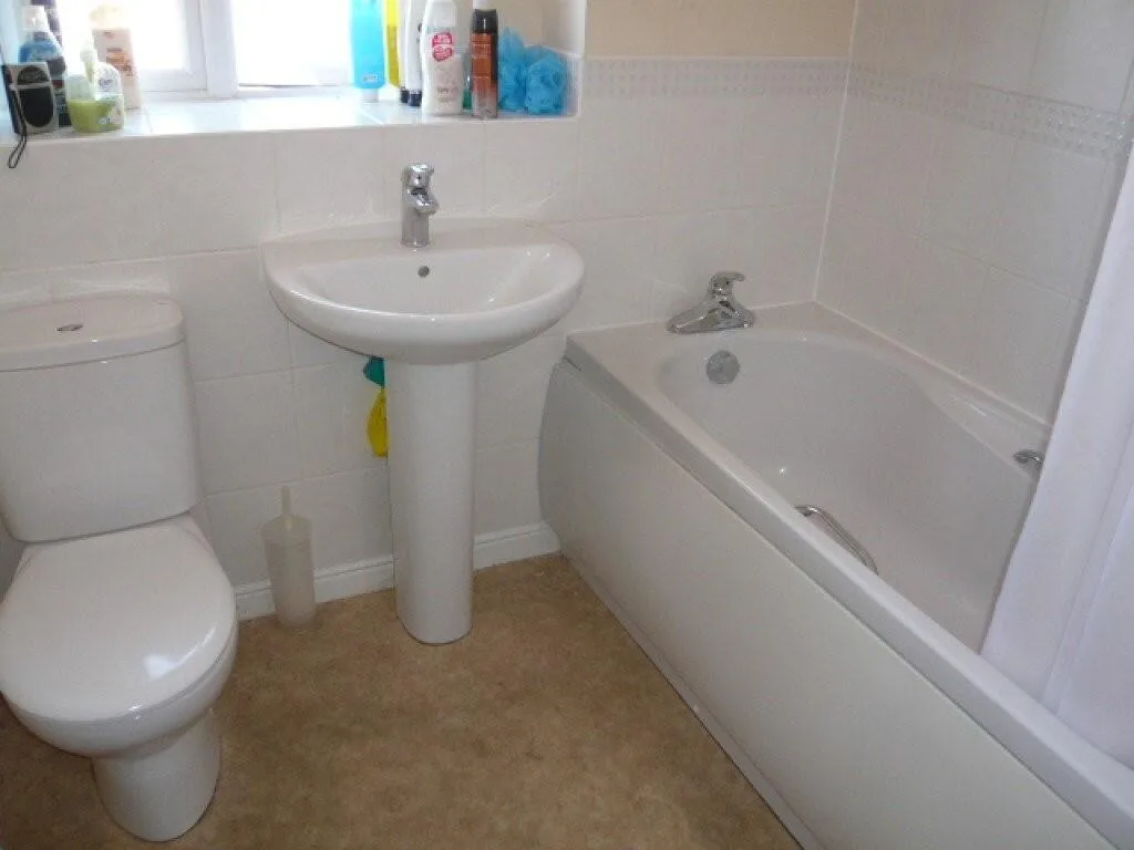 1 bedroom house share for rent