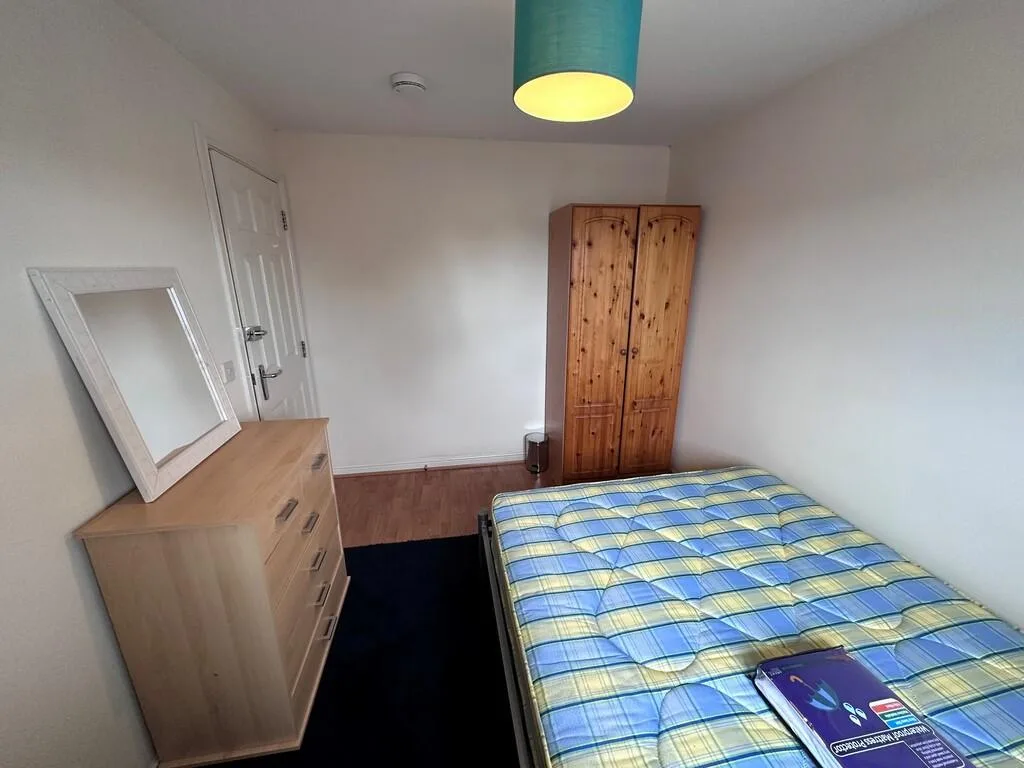 1 bedroom house share for rent