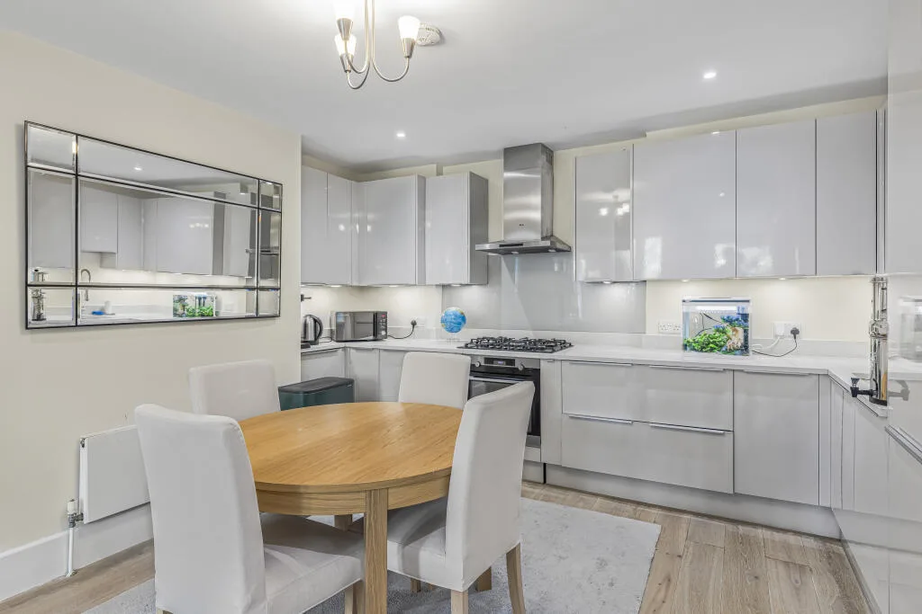 3 bedroom flat for rent