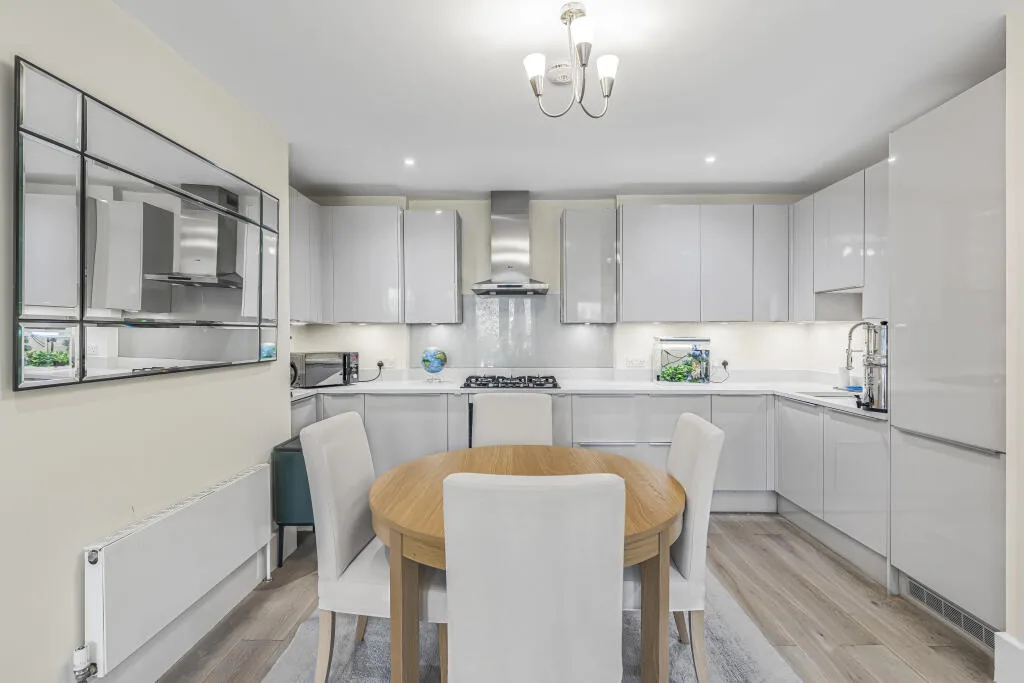 3 bedroom flat for rent