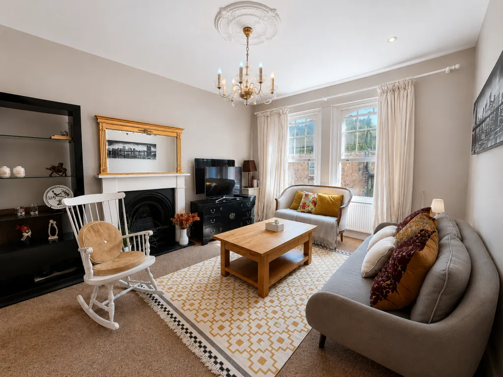 3 bedroom maisonette for rent