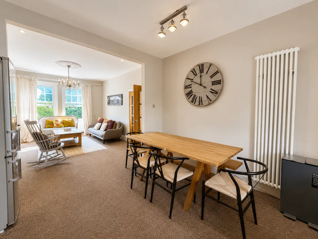 3 bedroom maisonette for rent