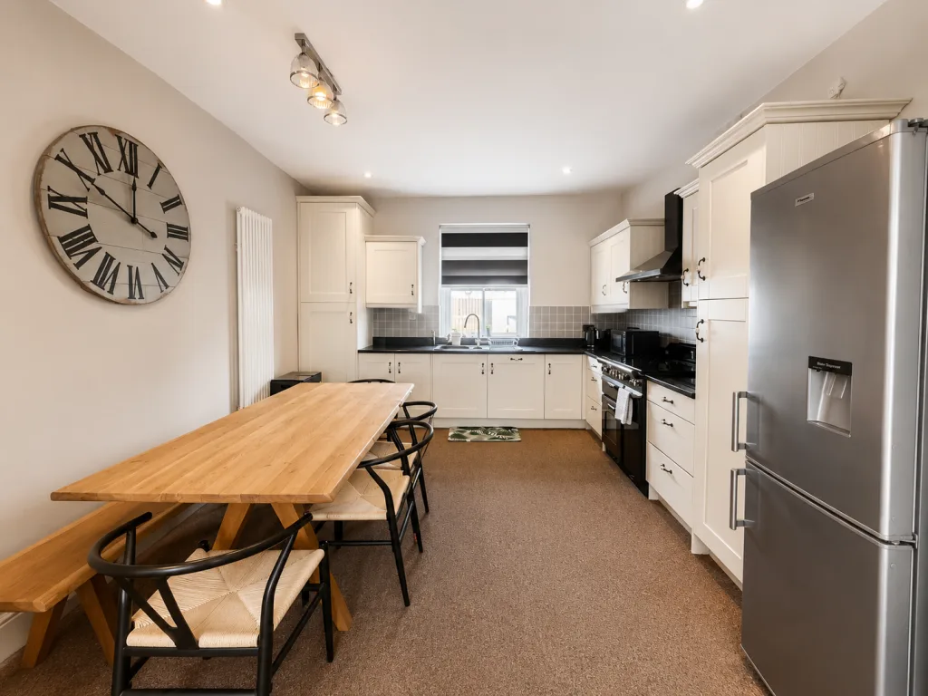 3 bedroom maisonette for rent
