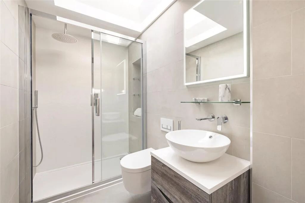 2 bedroom mews property for rent