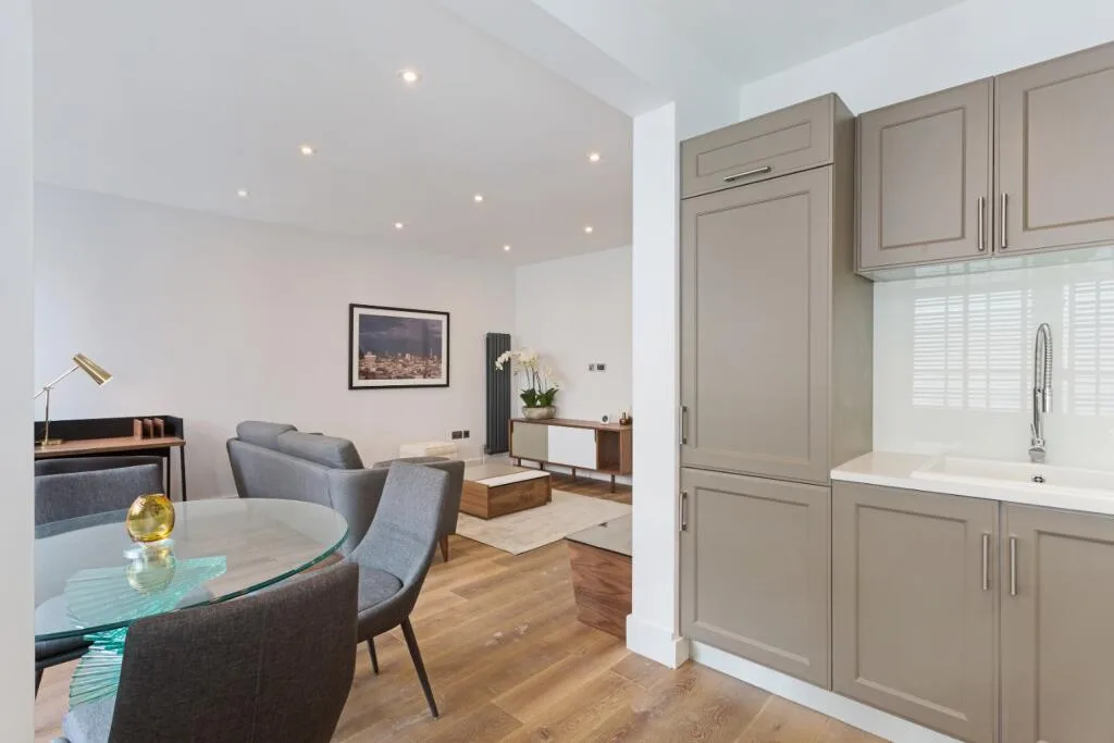 2 bedroom mews property for rent