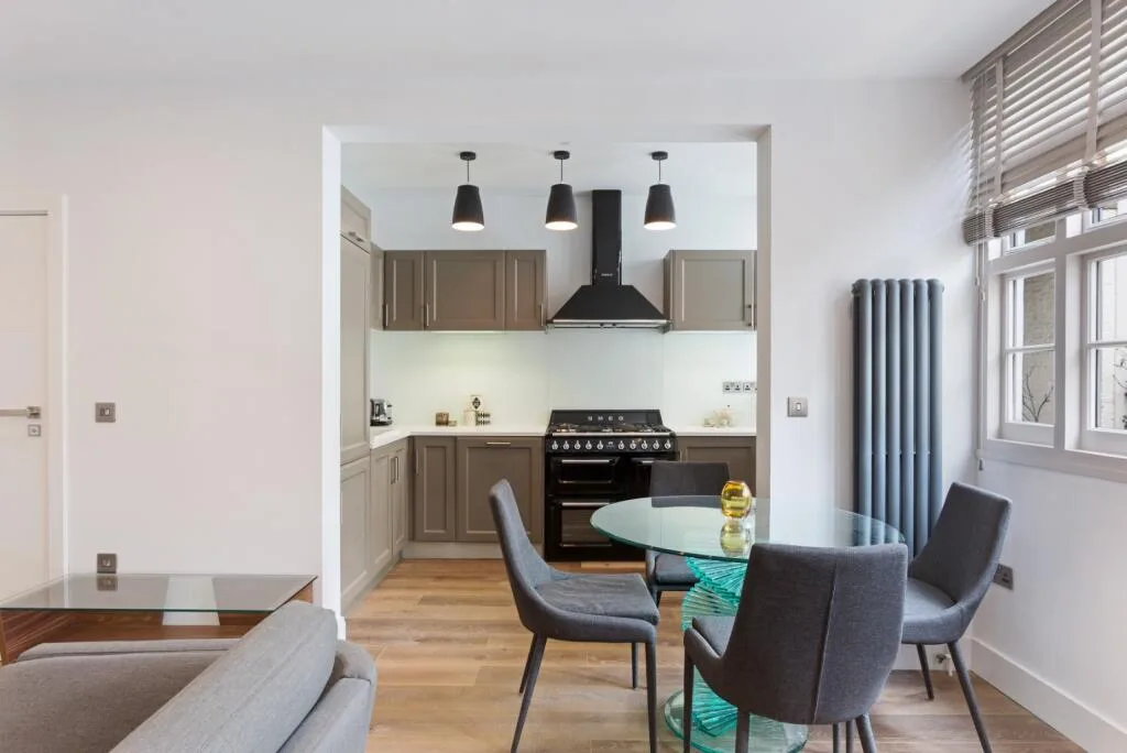 2 bedroom mews property for rent