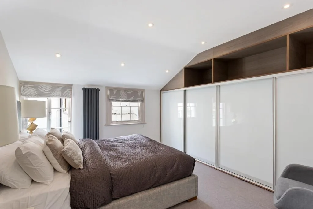 2 bedroom mews property for rent