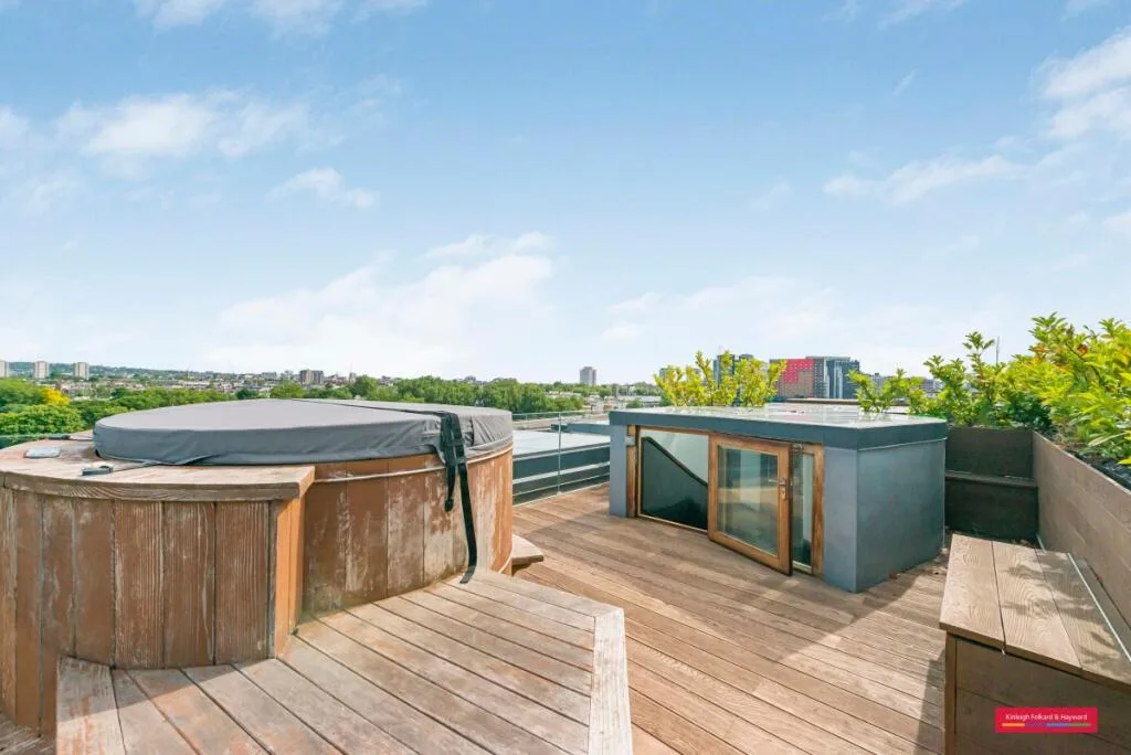 3 bedroom flat for rent