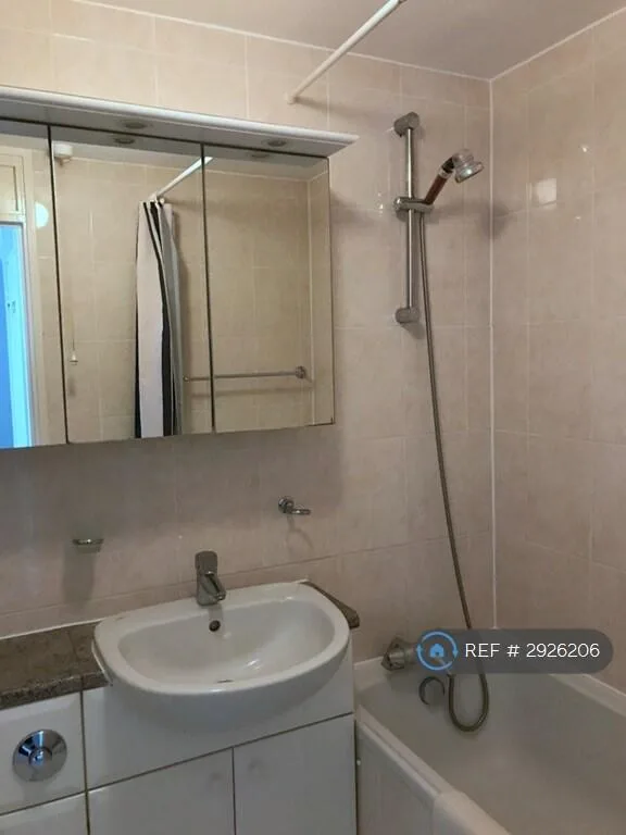 2 bedroom maisonette for rent