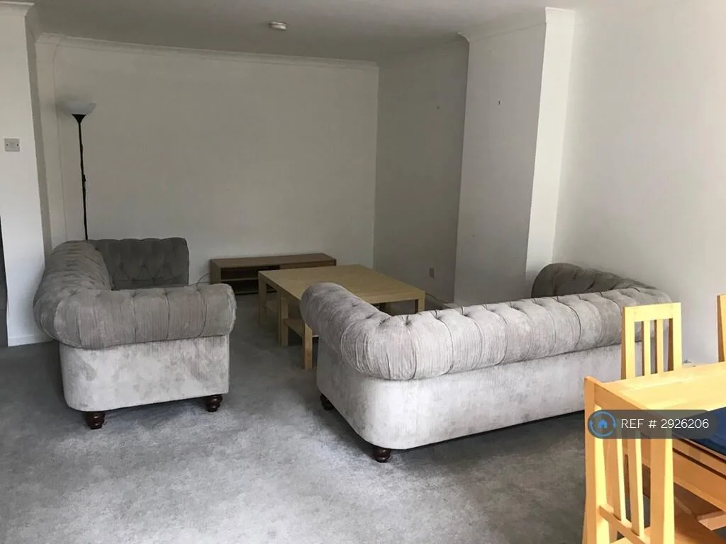 2 bedroom maisonette for rent