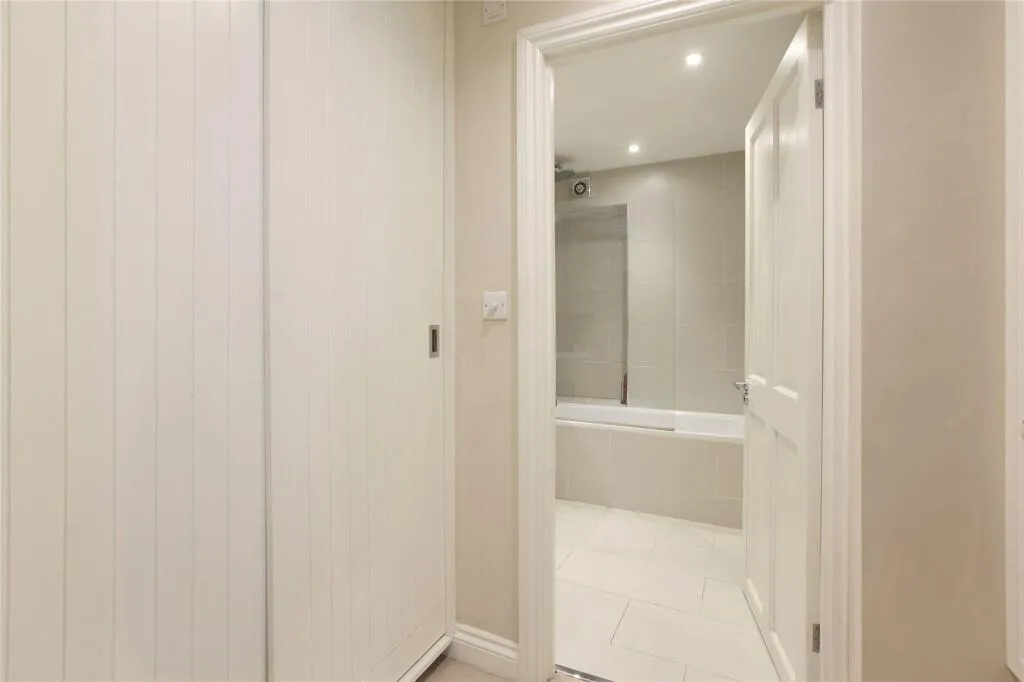 1 bedroom mews property for rent