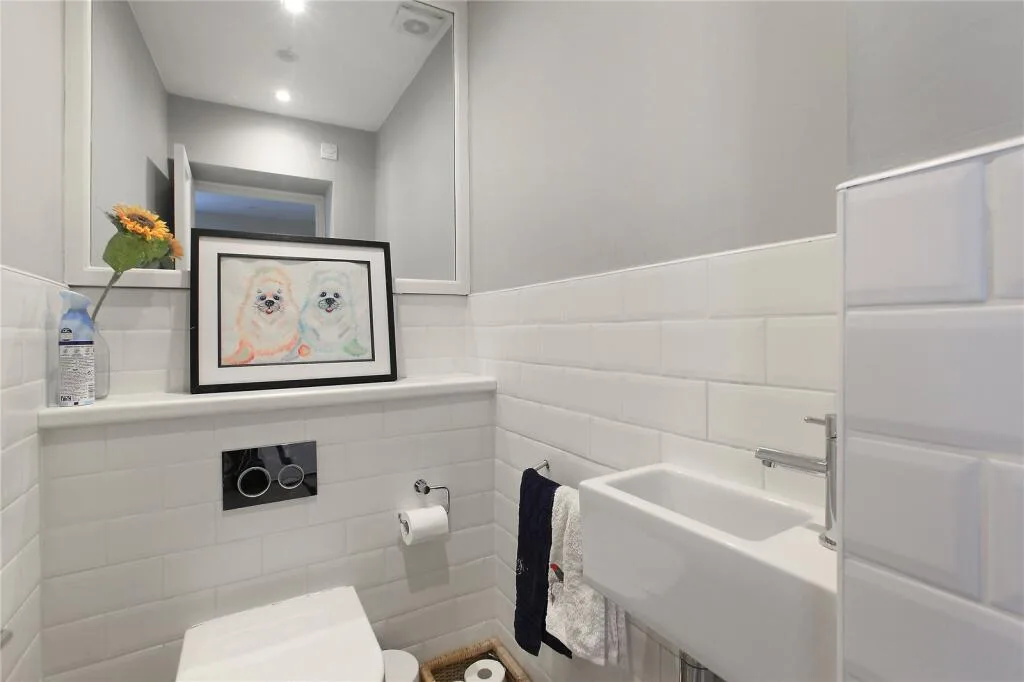 1 bedroom mews property for rent