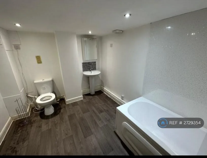 1 bedroom house share for rent