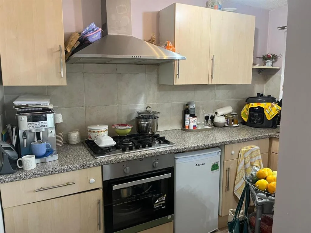 1 bedroom maisonette for rent