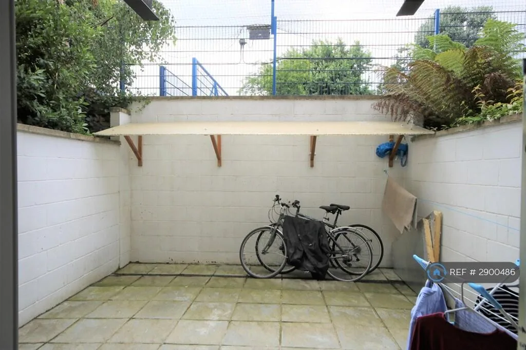 4 bedroom terraced house for rent