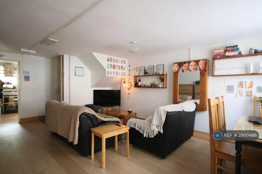 4 bedroom terraced house for rent