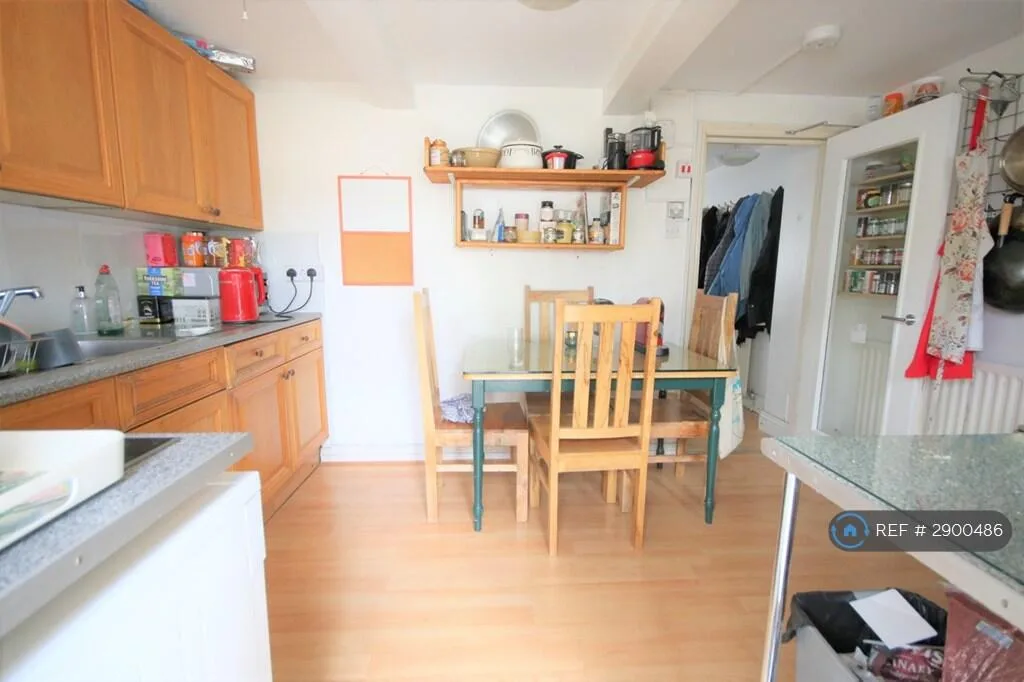 4 bedroom terraced house for rent