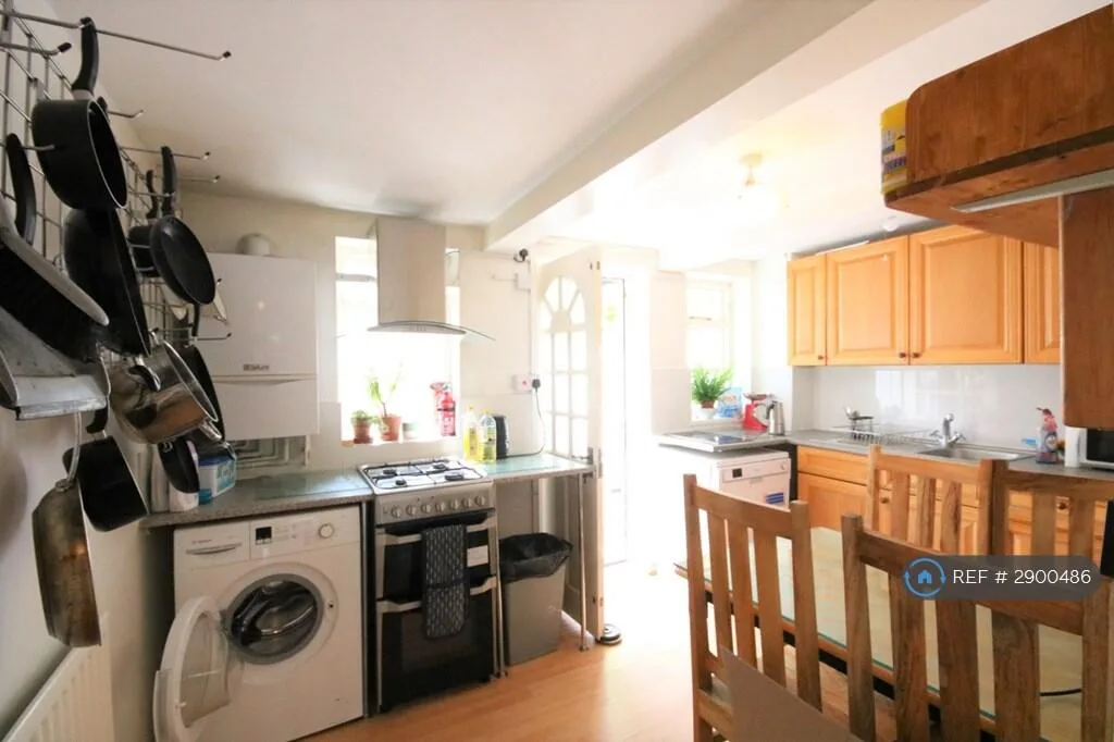 4 bedroom terraced house for rent