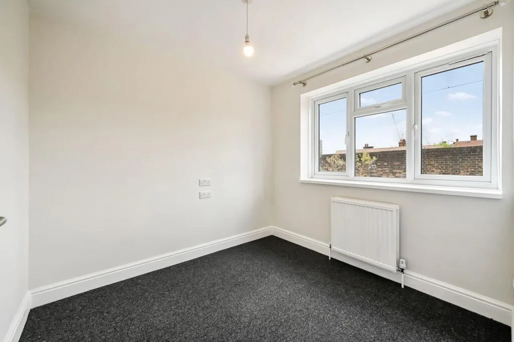 5 bedroom terraced house for rent