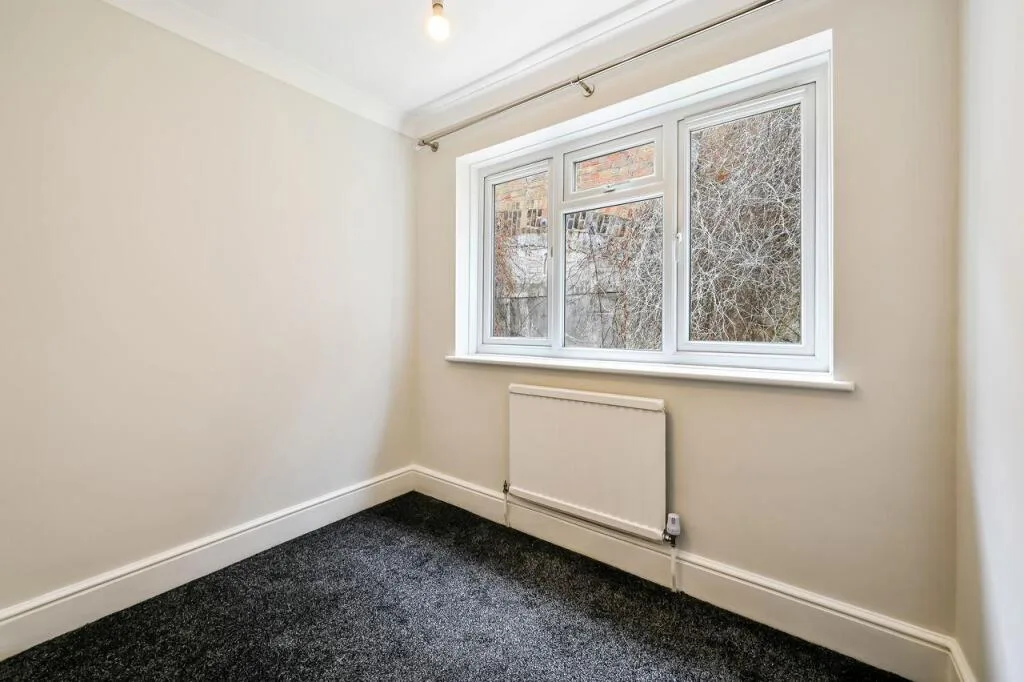 5 bedroom terraced house for rent