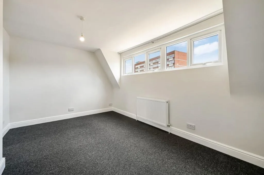 5 bedroom terraced house for rent