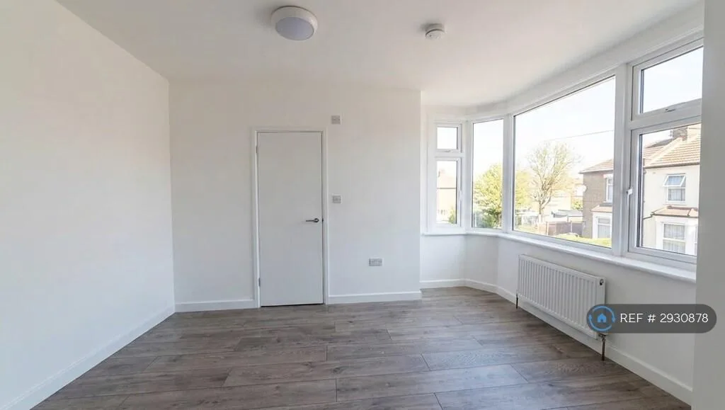 5 bedroom terraced house for rent
