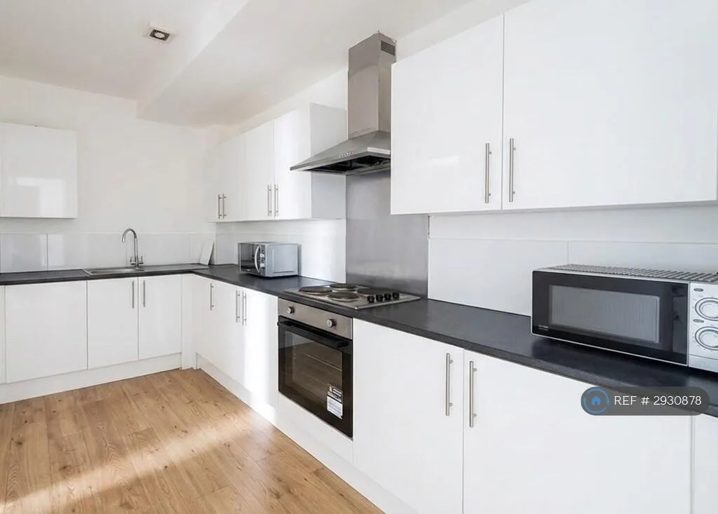 5 bedroom terraced house for rent