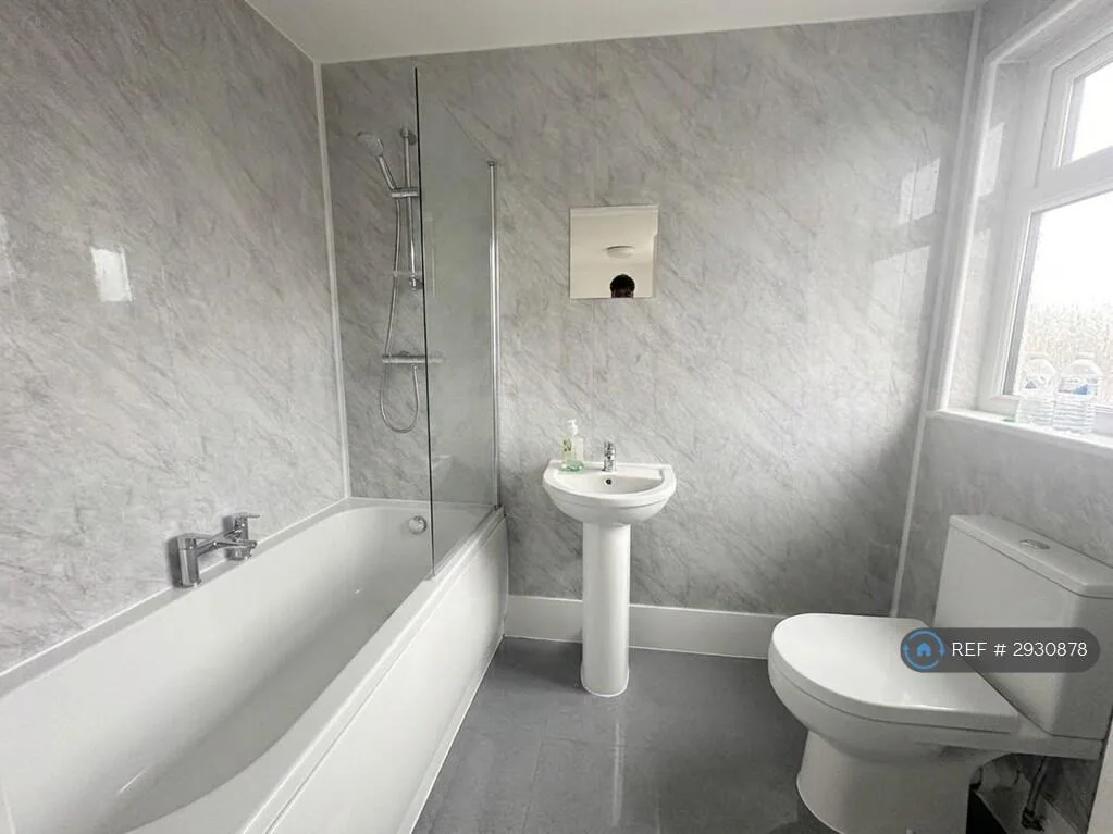 5 bedroom terraced house for rent